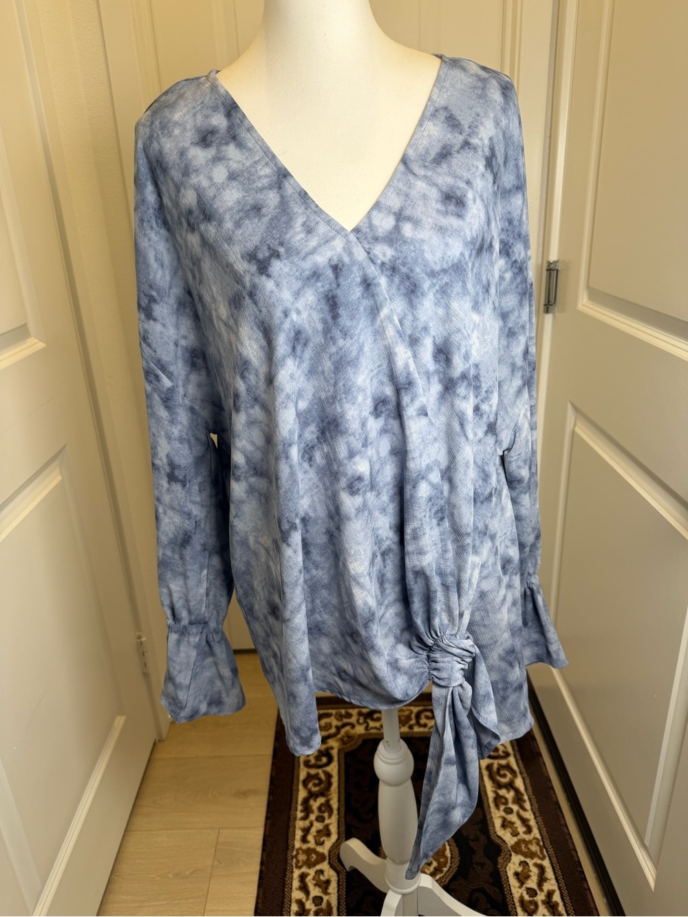 Juicy Couture Blue Tie-Dye V-Neck Long Sleeve Tunic with Side Tie
